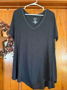 Apt. 9 Black V-Neck Short Sleeve Tee